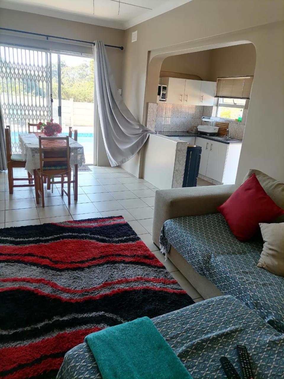 Poolside Guest House 포트 셉스턴 객실 사진